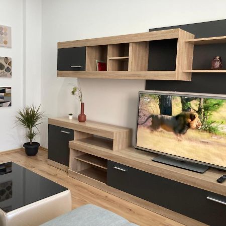 Laroka House Rin Grand Residence Modern Apartment Bucureşti Ngoại thất bức ảnh