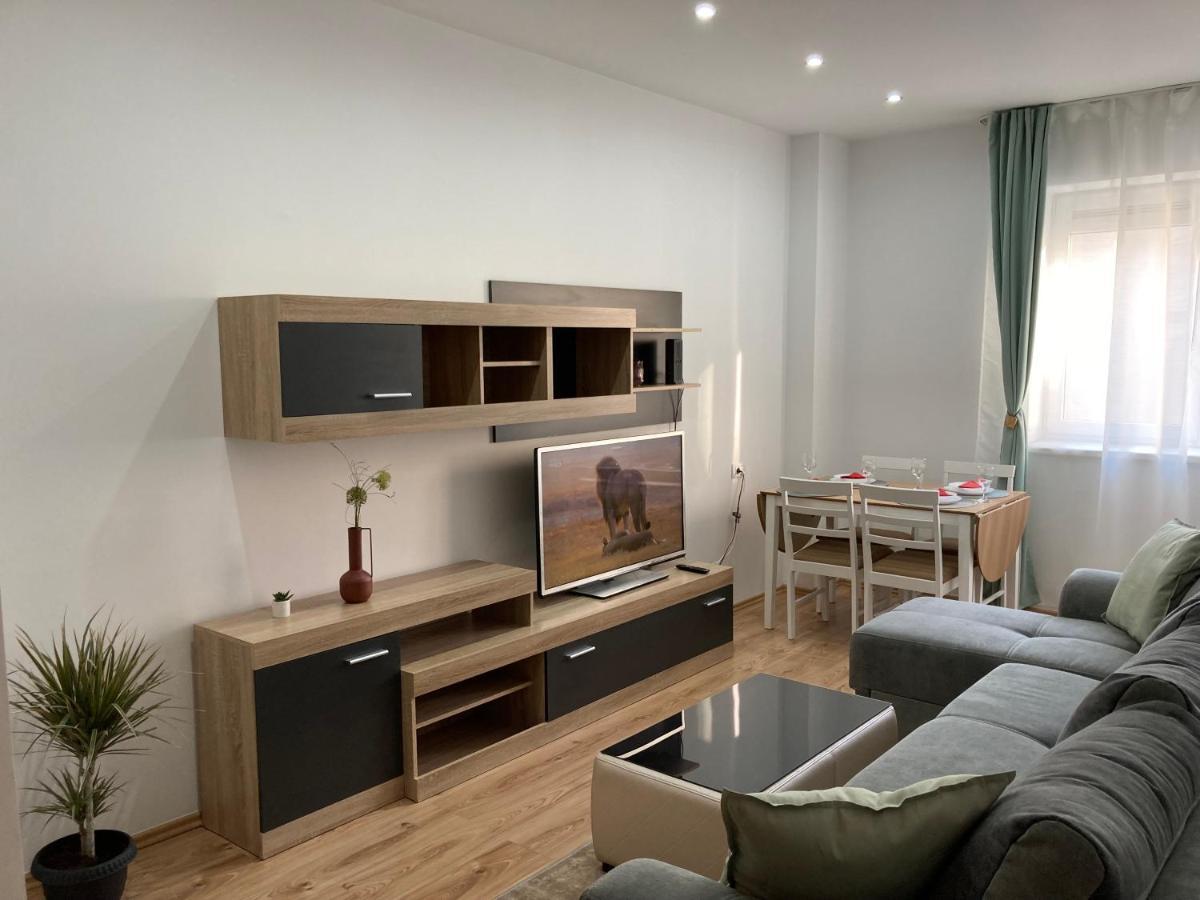 Laroka House Rin Grand Residence Modern Apartment Bucureşti Ngoại thất bức ảnh